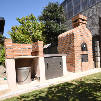 オフィスの庭でご覧ください